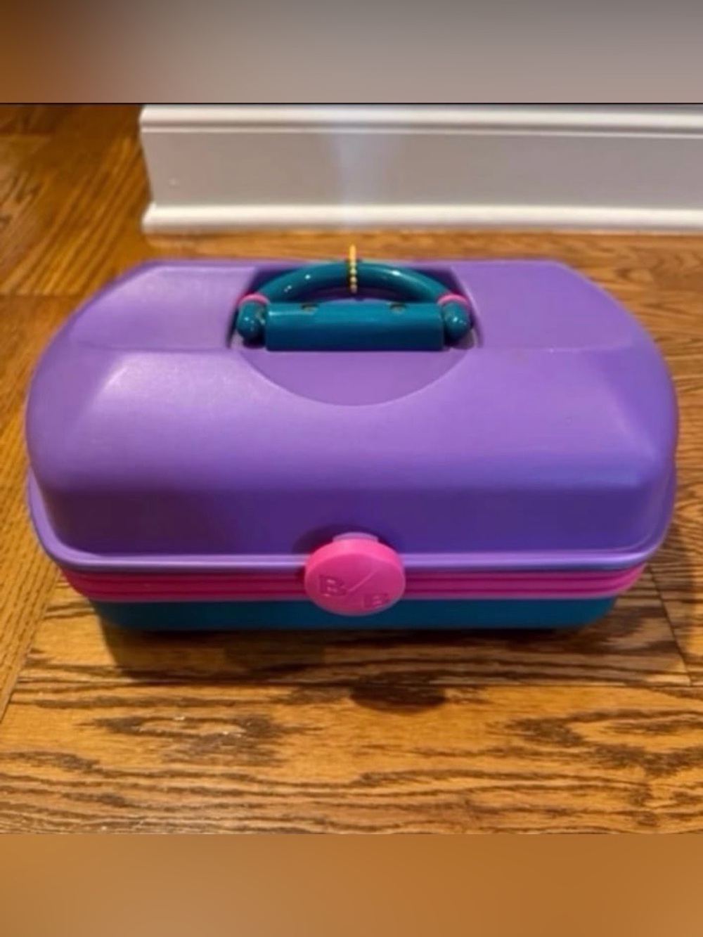 Vintage caboodle accessory from the 1980s